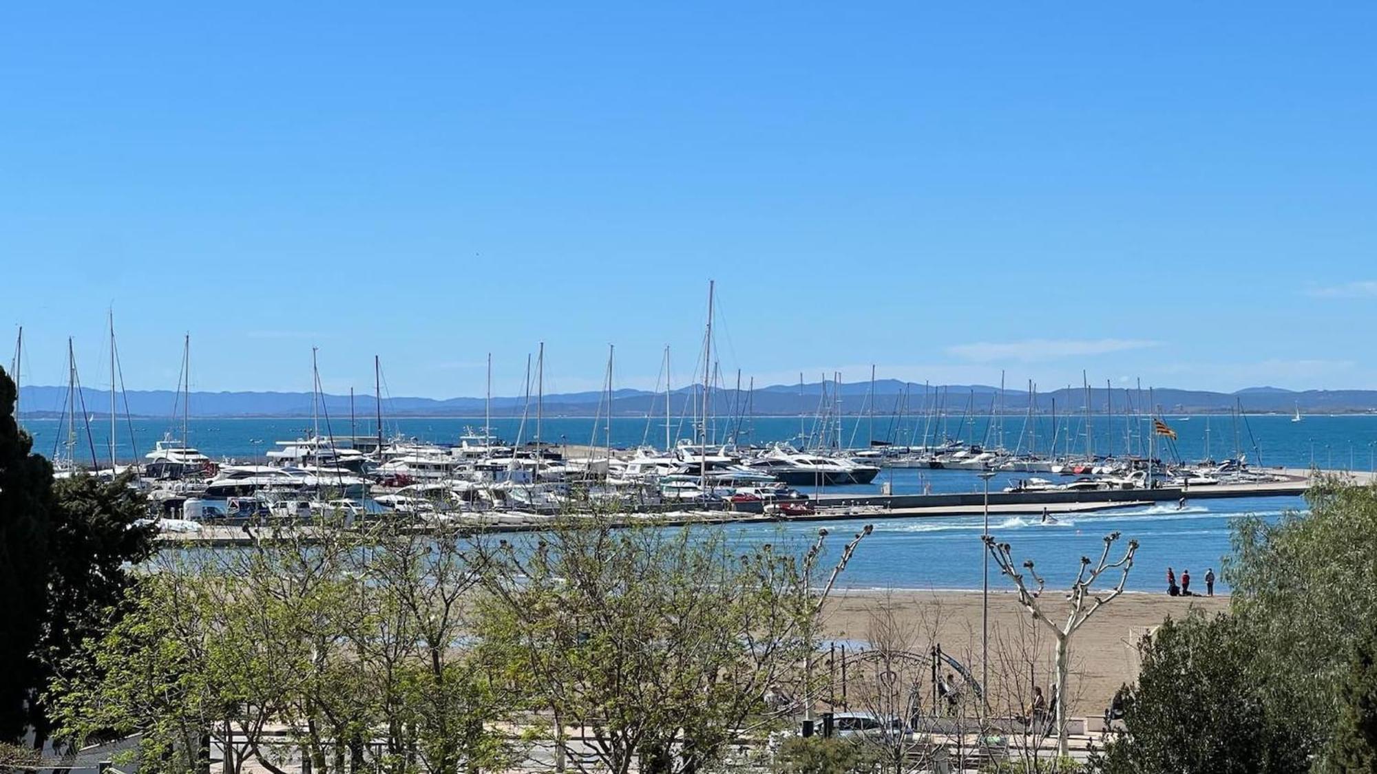 Apartamento Frente Al Mar Roses Exterior foto