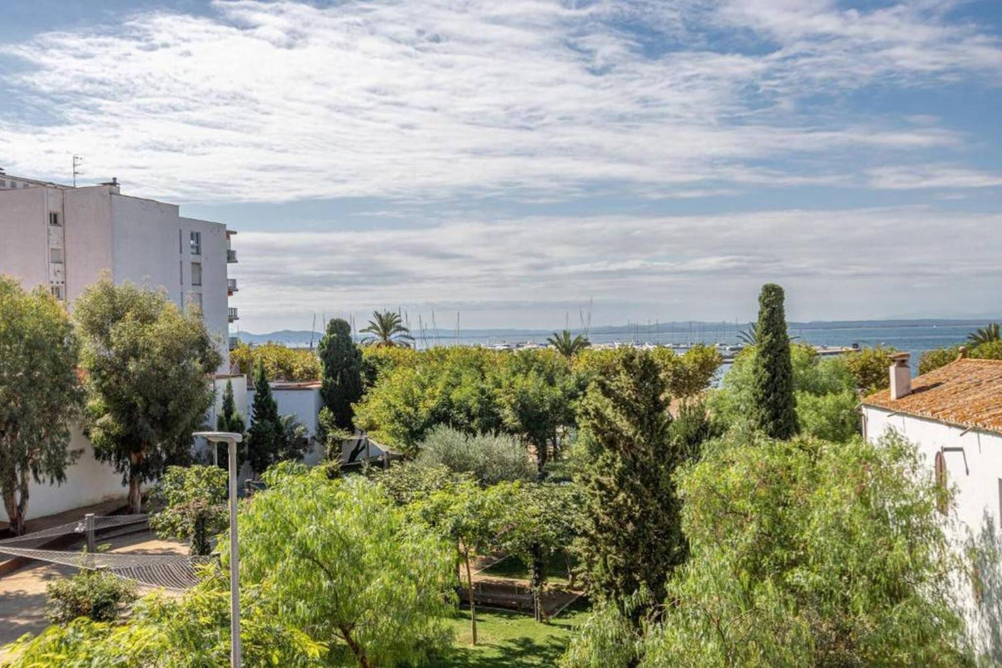 Apartamento Frente Al Mar Roses Exterior foto