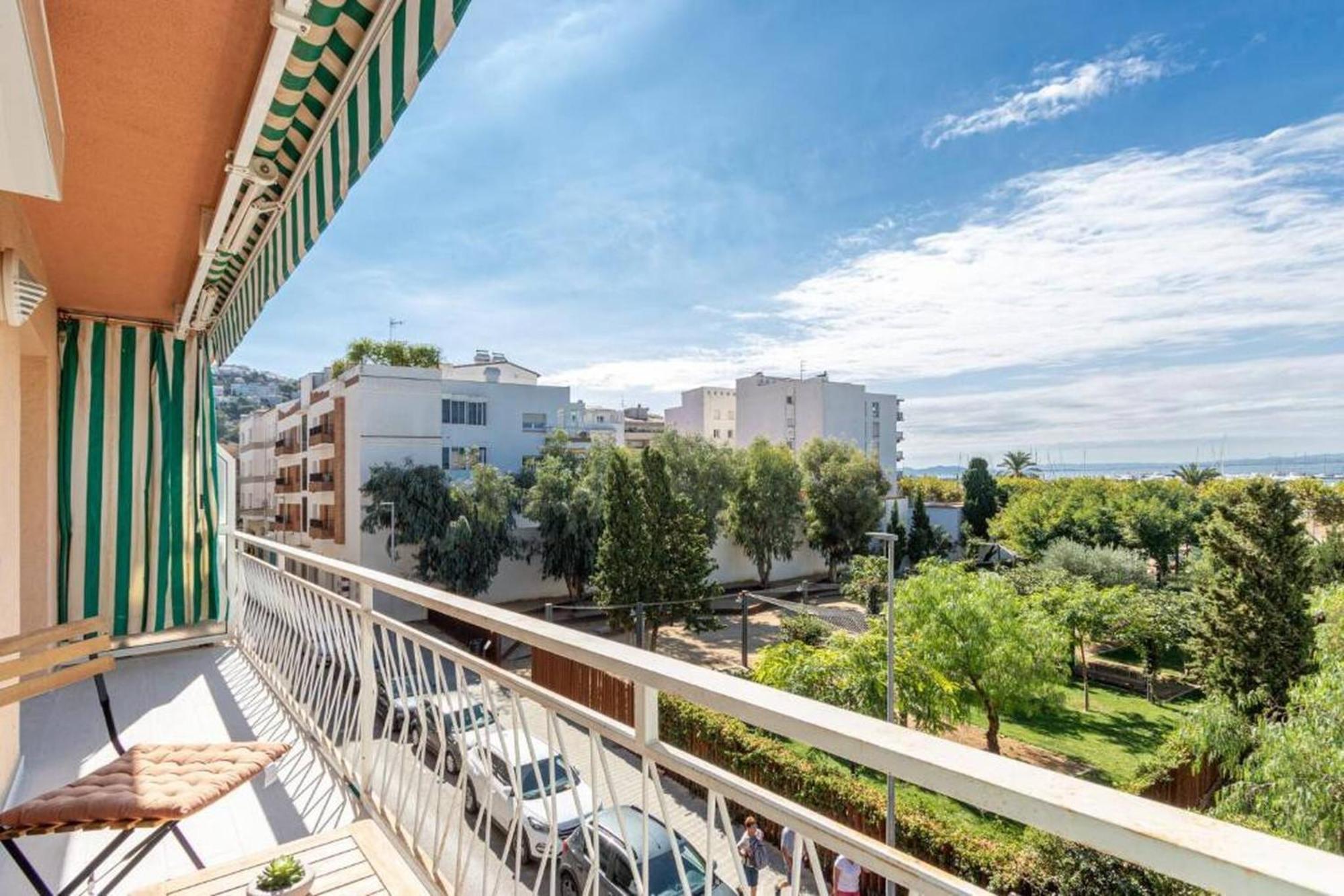 Apartamento Frente Al Mar Roses Exterior foto